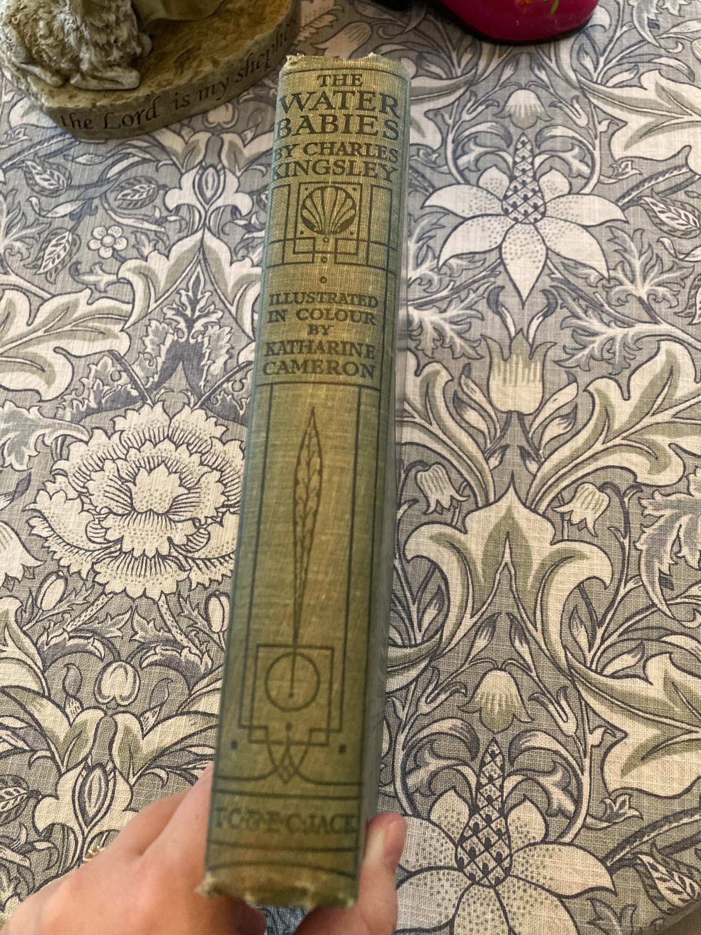 Kingsley, Charles; Katherine Cameron (Illustrator): The Water Babies: A Fairy Tale for a Land-Baby (T.C. & E.C. Jack, London)