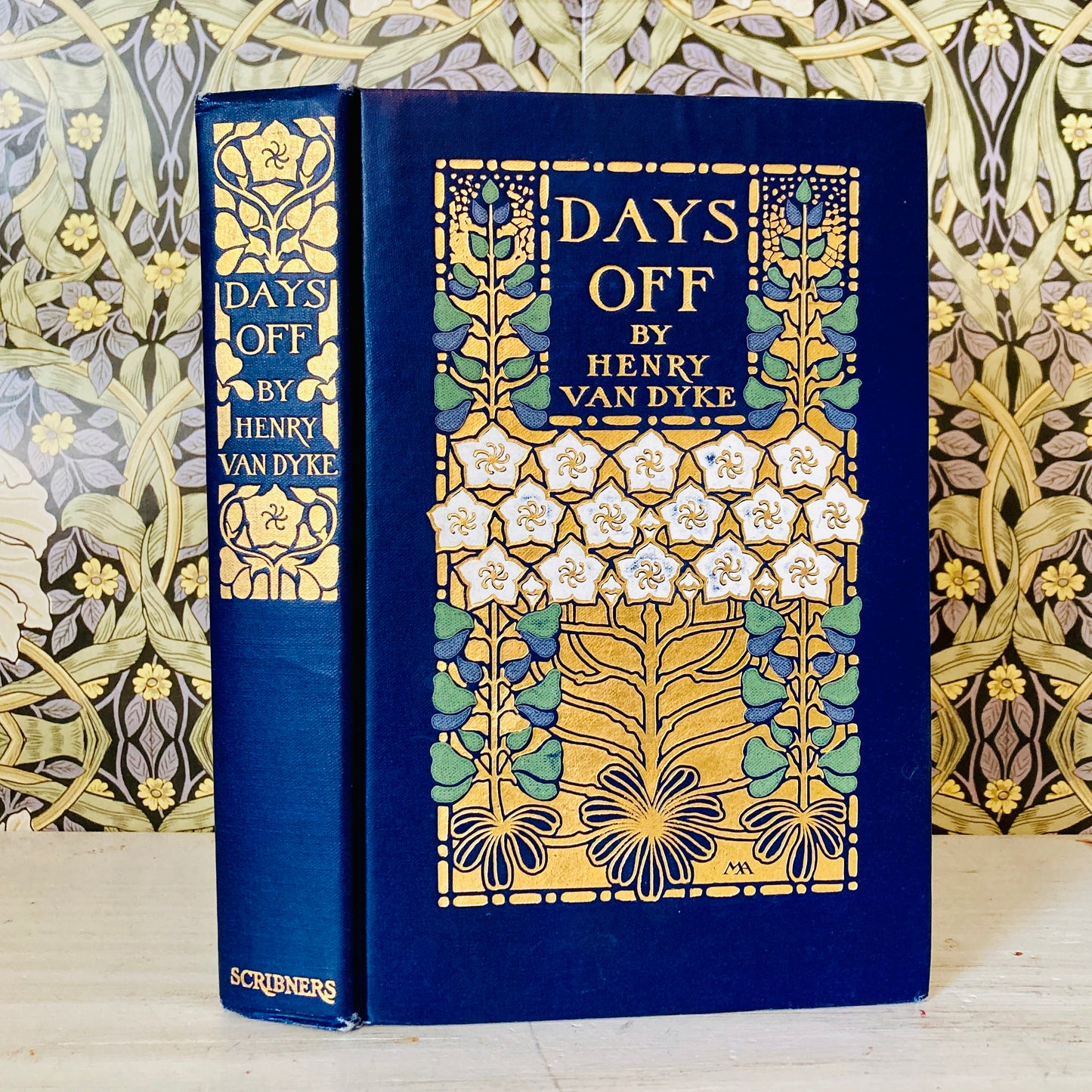 [Margaret Armstrong Cover Design] Van Dyke, Henry: Days Off and Other Digressions (Charles Scribner's Sons, New York, 1910)